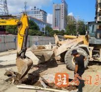 操逼色骚妇网站高温下的坚守｜道路建设者用汗水铺就畅通路